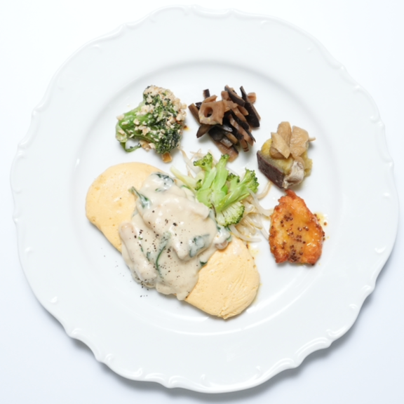 〔30〕プレーンオムレツキノコクリームソース弁当
