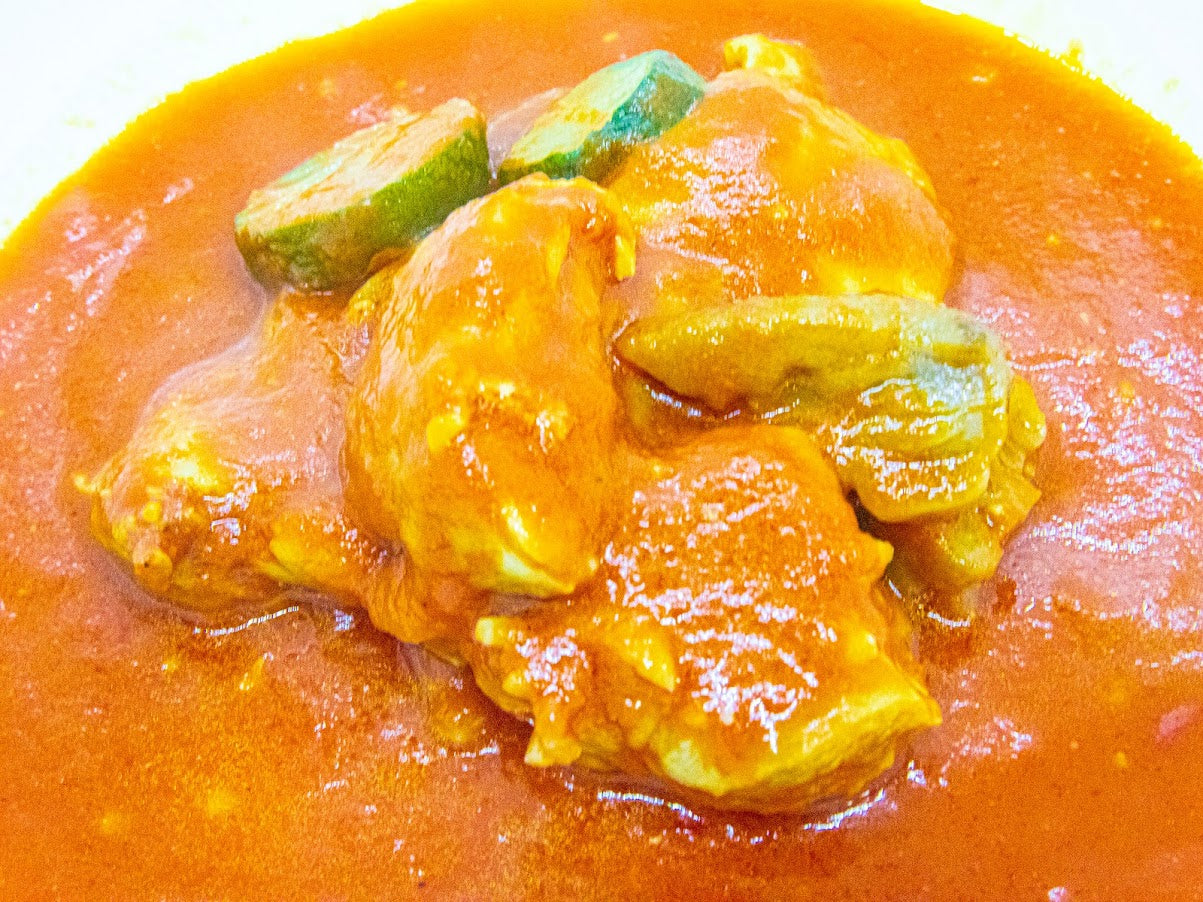 若鶏と根菜のトマト煮